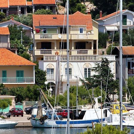 Apartments By The Sea Jezera, Murter - 5063 Eksteriør bilde
