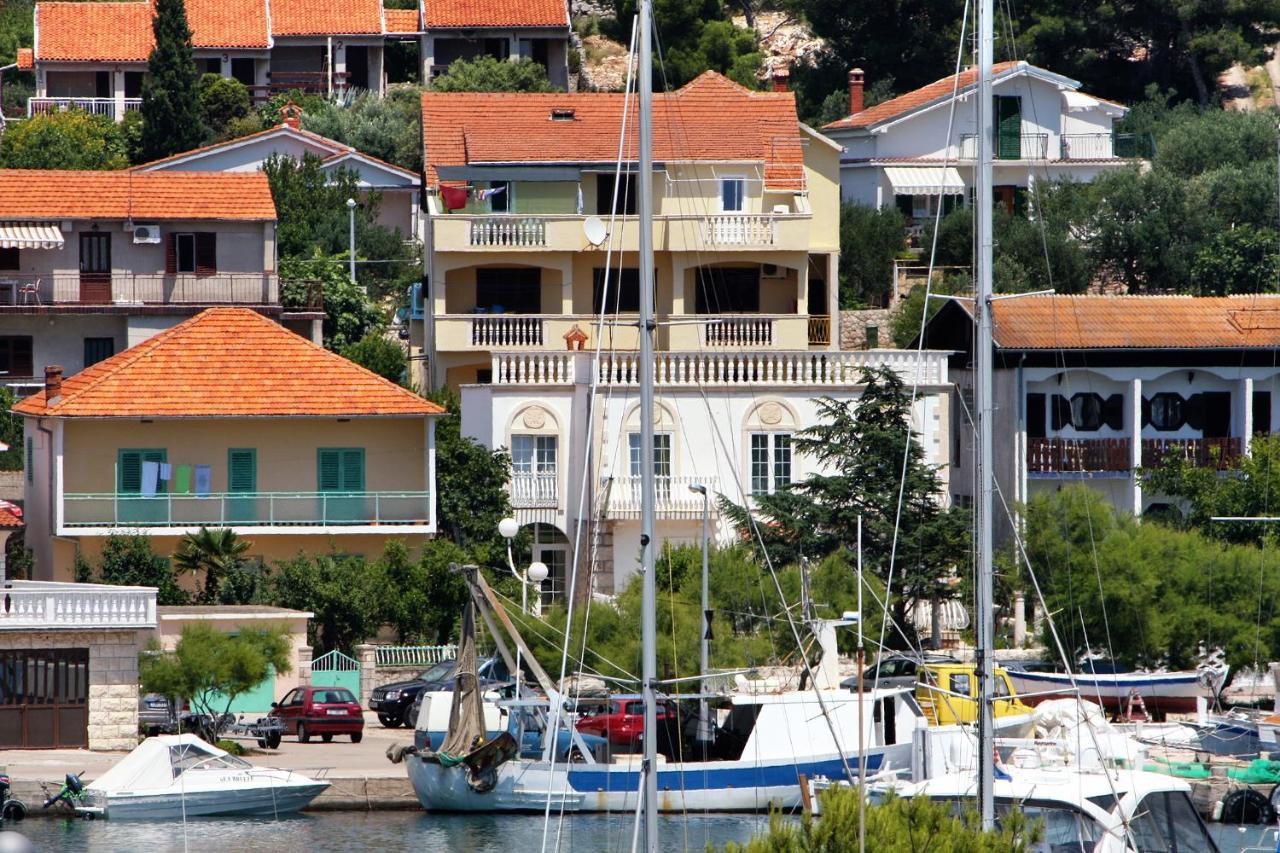 Apartments By The Sea Jezera, Murter - 5063 Eksteriør bilde
